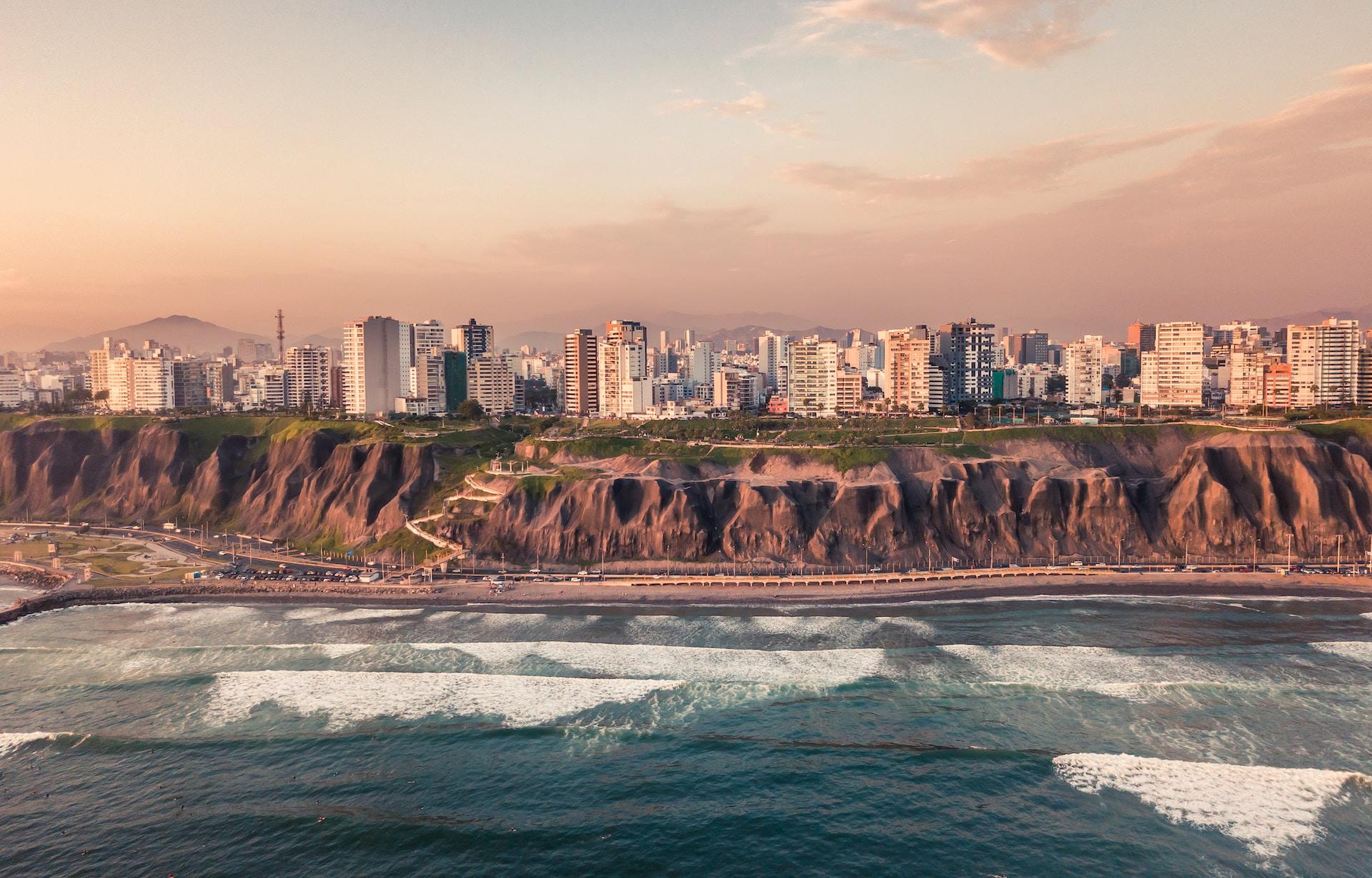 Découvrir les merveilles de Lima, au Pérou - background banner
